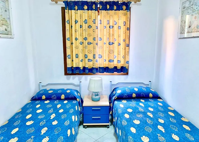 3 Bedrooms, 2 Bathrooms In Just 70 Mt From The Sea