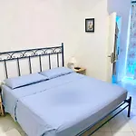 3 Bedrooms, 2 Bathrooms In Just 70 Mt From The Sea Apartmán *