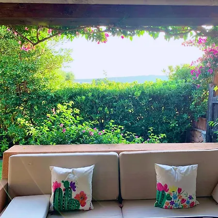 3 Bedrooms, 2 Bathrooms In Just 70 Mt From The Sea Appartement Marinella (Sardinia)