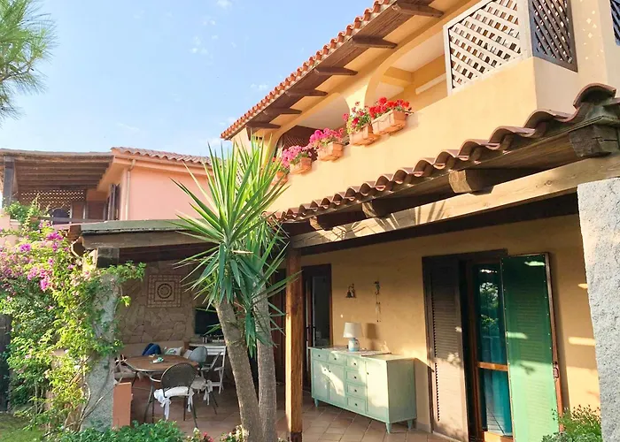 3 Bedrooms, 2 Bathrooms In Just 70 Mt From The Sea Appartement Marinella (Sardinia)