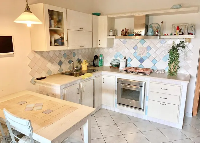 3 Bedrooms, 2 Bathrooms In Just 70 Mt From The Sea Marinella