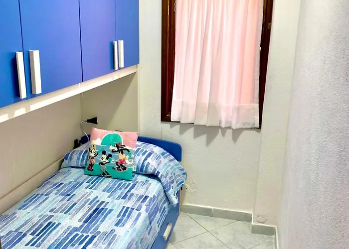 Apartman 3 Bedrooms, 2 Bathrooms In Just 70 Mt From The Sea Marinella